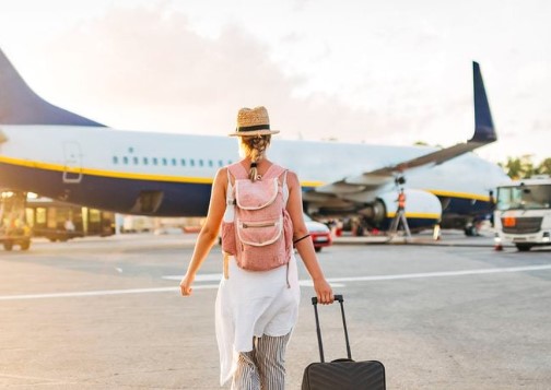 Travel Hacks for Long Flights That Frequent Flyers Swear By
