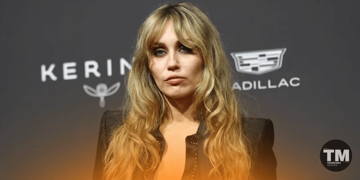 Miley Cyrus Breaks Red-Carpet Rules With Hilarious Photographer Rebellion