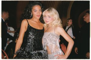 Sabrina Carpenter Grammys Look 2026 Steals the Spotlight